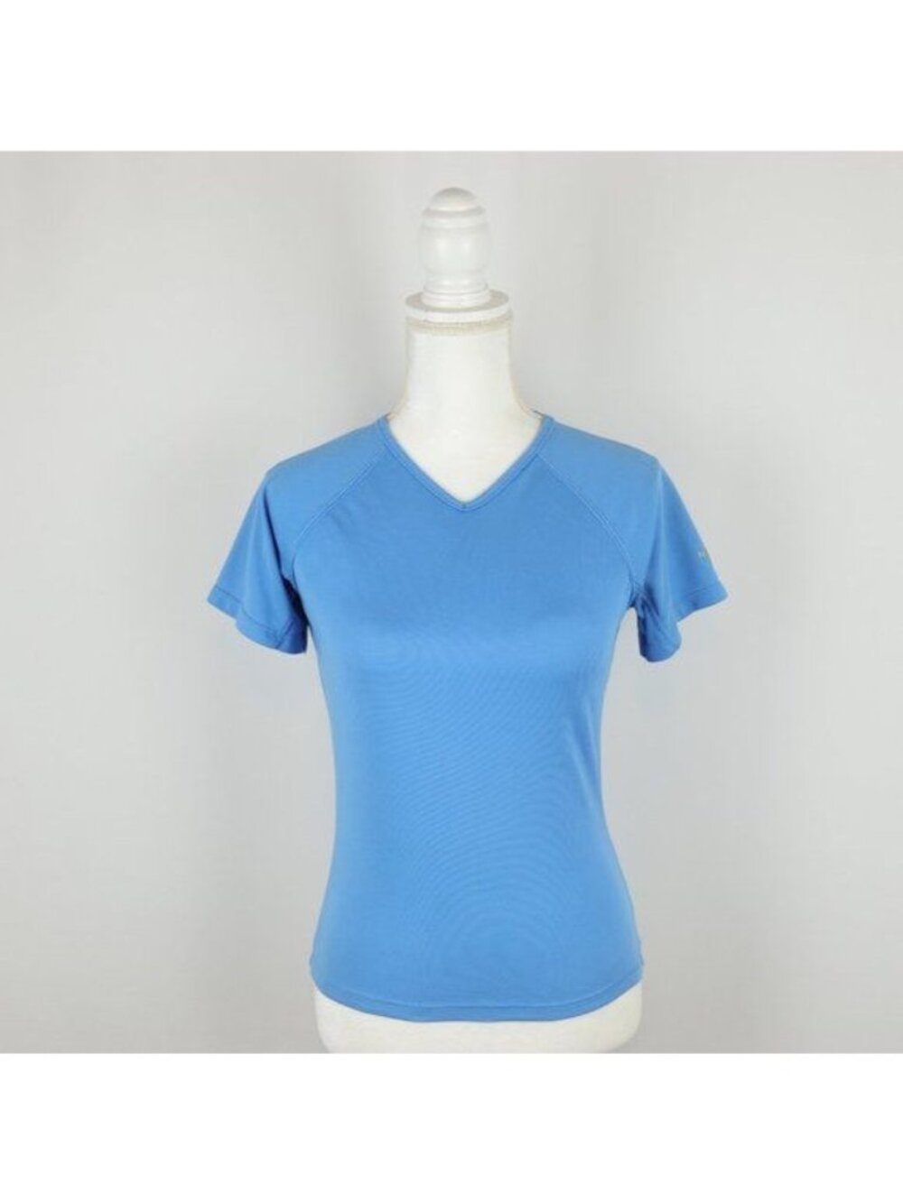 The North Face Women's Small Blue V-Neck Quick Dry Short Sleeve Performance Tee